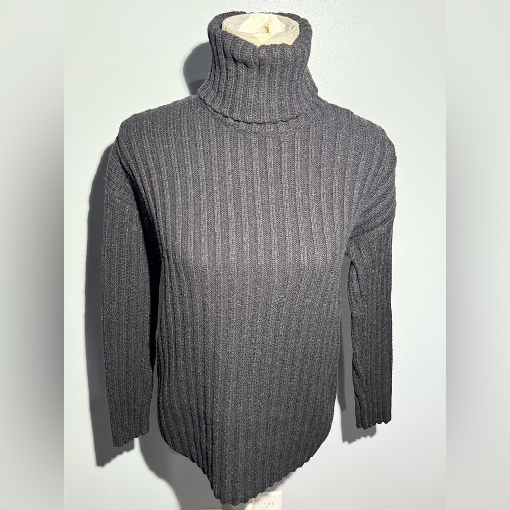 Camilla & Marc Black Turtleneck Sweater with Ribbed Knit